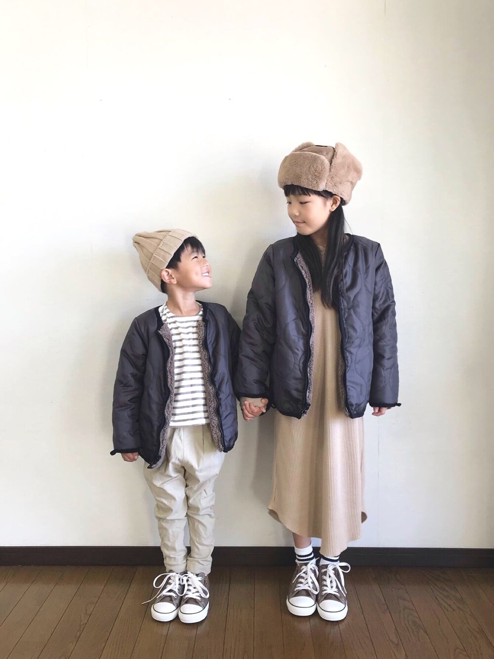 「キッズファッション、プチプラ、姉弟、リンクコーデ、devirock、ボアブルゾン、リバーシブル、カジュアル、コンバース、フライトキャップ」｜「devirockの4WAYコート（モッズコート、グリーン系）」を使った、yuuu_soooさん（キッズ・120cm）の秋コーディネートの1枚目の写真