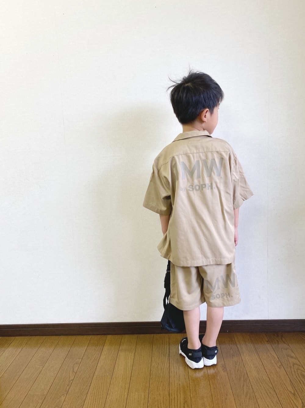 「カジュアルコーデ、ハーフパンツ、男の子、GU、ベージュ、エアリフト、シャツスタイル、オープンカラーシャツ、プチプラ、おしゃれさんと繋がりたい」｜「GUのアイテム（トップス、ベージュ系）」を使った、yuuu_soooさん（キッズ・132cm）の夏コーディネートの1枚目の写真