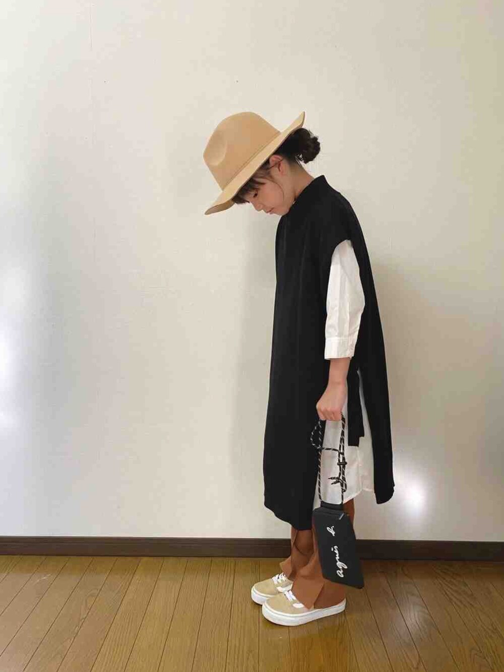 「ベスト、レイヤードスタイル、ワンピース、ハット、秋服準備はじめました、秋コーデ、VANS、キッズコーデ、秋色、秋のマイ旬スタイル」｜「GLOBAL WORKの【ジュニア】ニットベストSETワンピース/895319（ワンピース、ブラック系）」を使った、yuuu_soooさん（キッズ・132cm）の秋コーディネートの1枚目の写真
