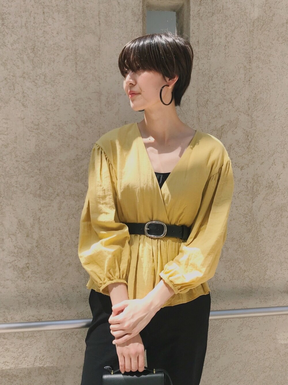 「カジュアルコーデ、秋のコーデ、マスタード、ブラウス、outfit、ベルト、高身長女子、高身長、秋服準備はじめました」｜「BED&BREAKFASTのSOFT COTTON ブラウス（シャツ/ブラウス、イエロー系）」を使った、GREED FUK  YUKKOさん（レディース・177cm）の秋コーディネートの1枚目の写真
