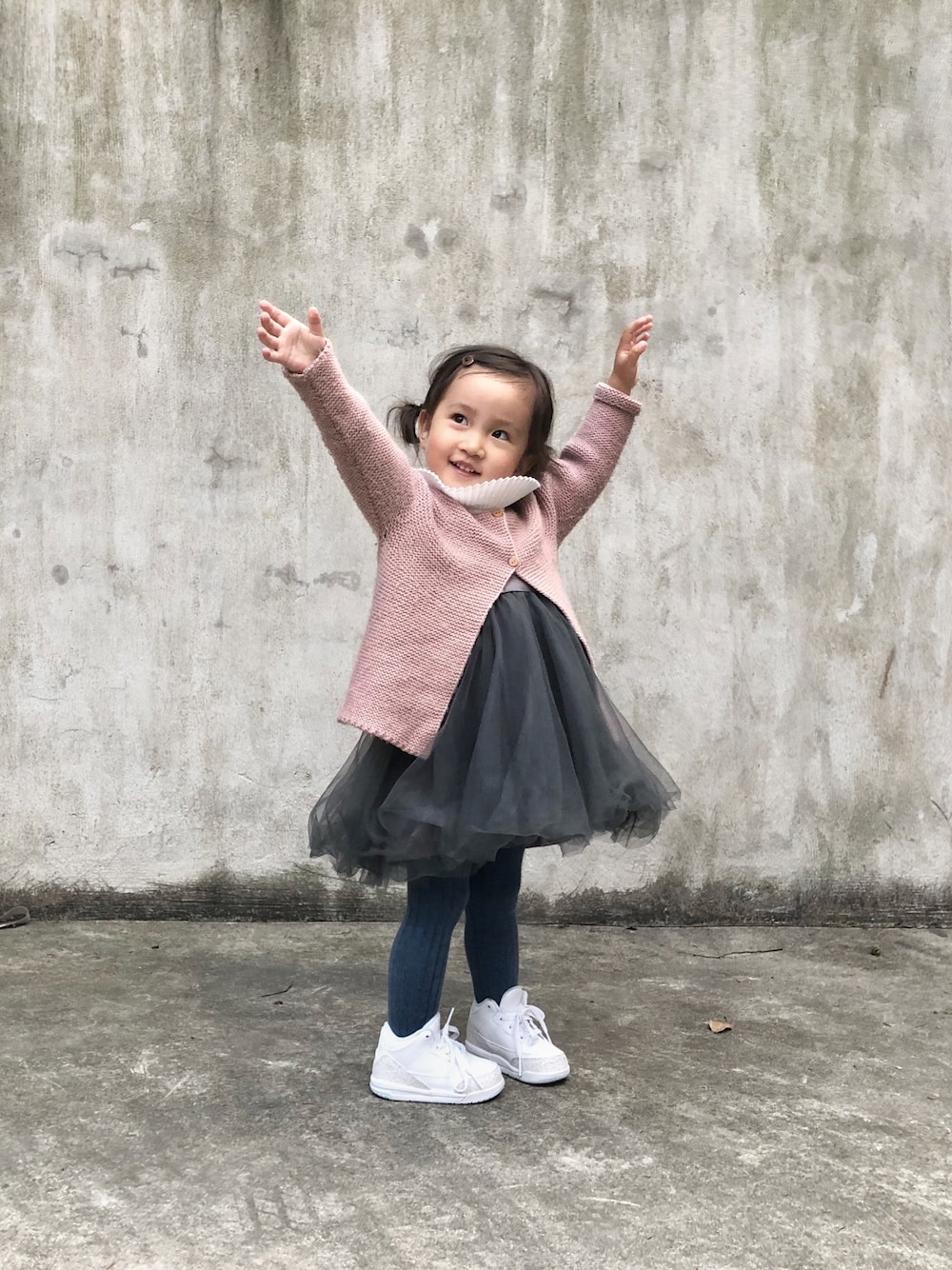 「秋冬コーデ、kids、2歳、今天是小公举」｜「ZARA KIDSのアイテム（カーディガン/ボレロ、ピンク系）」を使った、M03さん（キッズ・90cm）の秋コーディネートの1枚目の写真