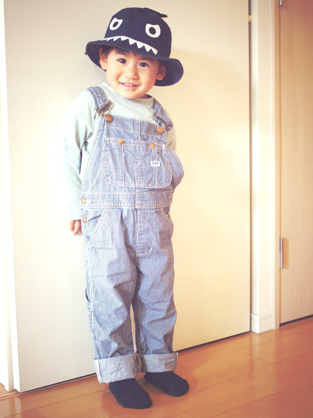 「kidsfashion、男の子コーデ、kids、2歳、GAP、LEE、韓国子供服、韓国こども服」｜「GAPのアイテム（ハット、ブルー系）」を使った、sakuさん（キッズ・90cm）の春コーディネートの1枚目の写真