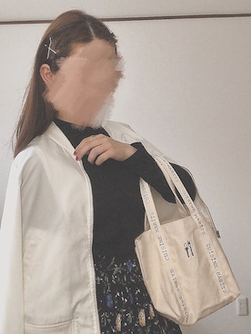 「SpRay（スプレイ）の小花柄プリーツスカート（スカート、ブラック系）」を使った、fukufuku0615さん（レディース・165cm）の春コーディネート