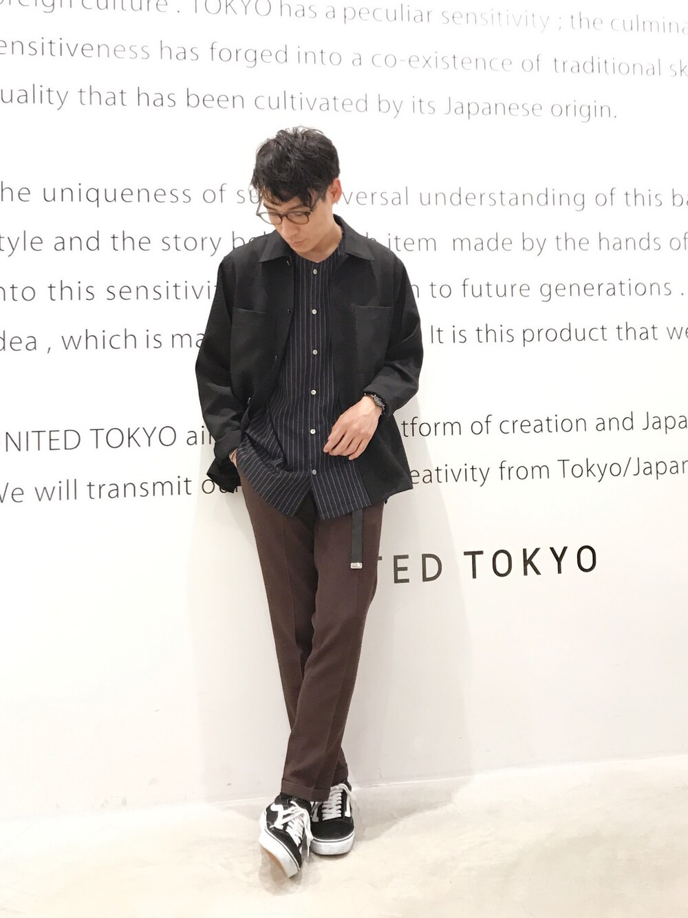 井之元智之さんの「ビックポケットシャツ（UNITED TOKYO）」を使ったコーディネートの1枚目の写真