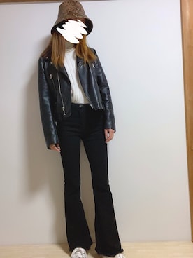 「パイソン柄」｜「アイテム（ライダースジャケット）」を使った、suzuさん（レディース・164cm）の冬コーディネート