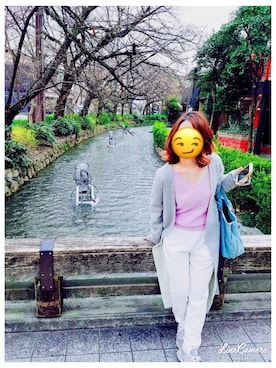 「the Verginia（ザヴァージニア）のアイテム（ニット/セーター、パープル系）」を使った、mnmyさん（レディース・156cm）の春コーディネート