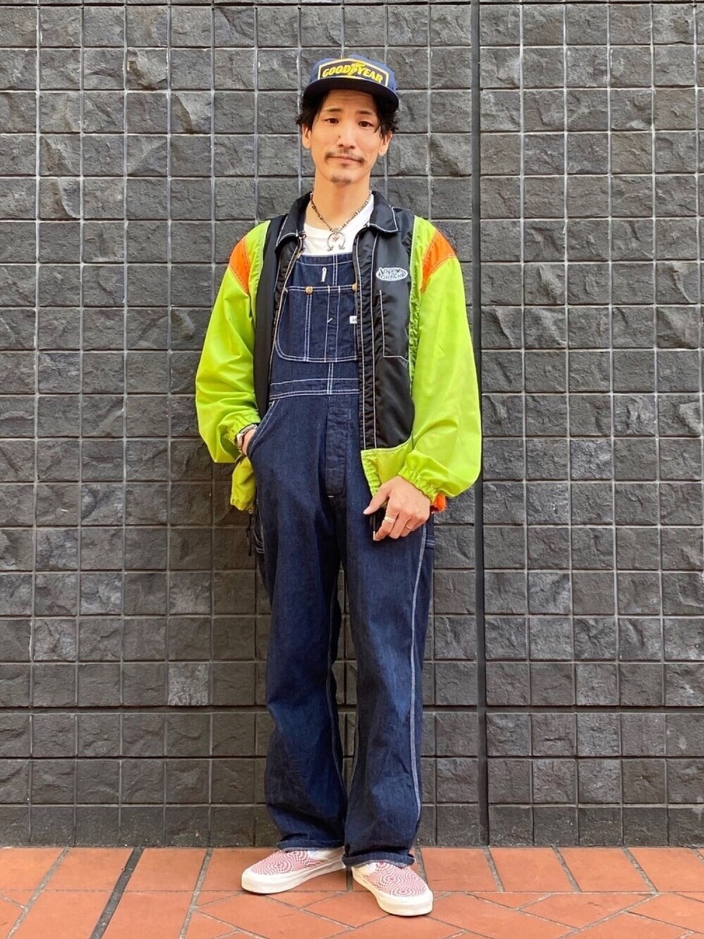 「アメカジ、オーバーサイズ、キャップ、スリッポン、オーバーオール、サロペット、インディアンジュエリー、デニム、スタッフセンバツ、ブルゾン」｜「atacogarageのアイテム（キャップ、ブルー系）」を使った、164164さん（メンズ・170cm）の秋コーディネートの1枚目の写真