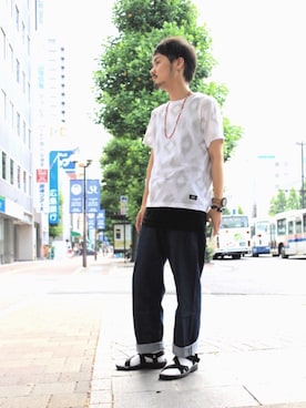 「SENSEOFPLACE」｜「アイテム（アクセサリー）」を使った、isekat.aさん（メンズ・176cm）の夏コーディネート