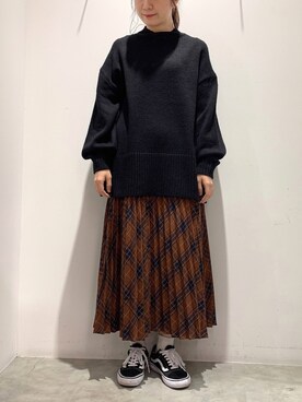 「earth music&ecology（アースミュージックアンドエコロジー）のアイテム（ニット/セーター、ブラック系）」を使った、ゆなすんさん（レディース・158cm）の冬コーディネート