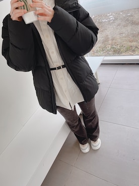「GU（ジーユー）のアイテム（シャツ/ブラウス、ベージュ系）」を使った、RIOさん（レディース・157cm）の冬コーディネート