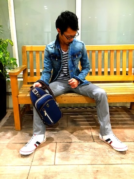 「アイテム（ボディバッグ/ウエストポーチ、ブルー系）」を使った、イオンモール鹿児島 ハイダウェイニコルさん（メンズ・165cm）の冬コーディネート