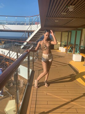 「EXPRESS（エクスプレス）のアイテム（スラックス）」を使った、オリビアさん（レディース・170cm）の夏コーディネート