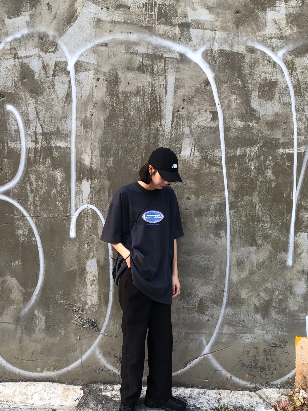 「NEW BALANCEのアイテム（帽子、ブラック系）」を使った、serserenaxxさん（レディース・166cm）の春コーディネートの1枚目の写真
