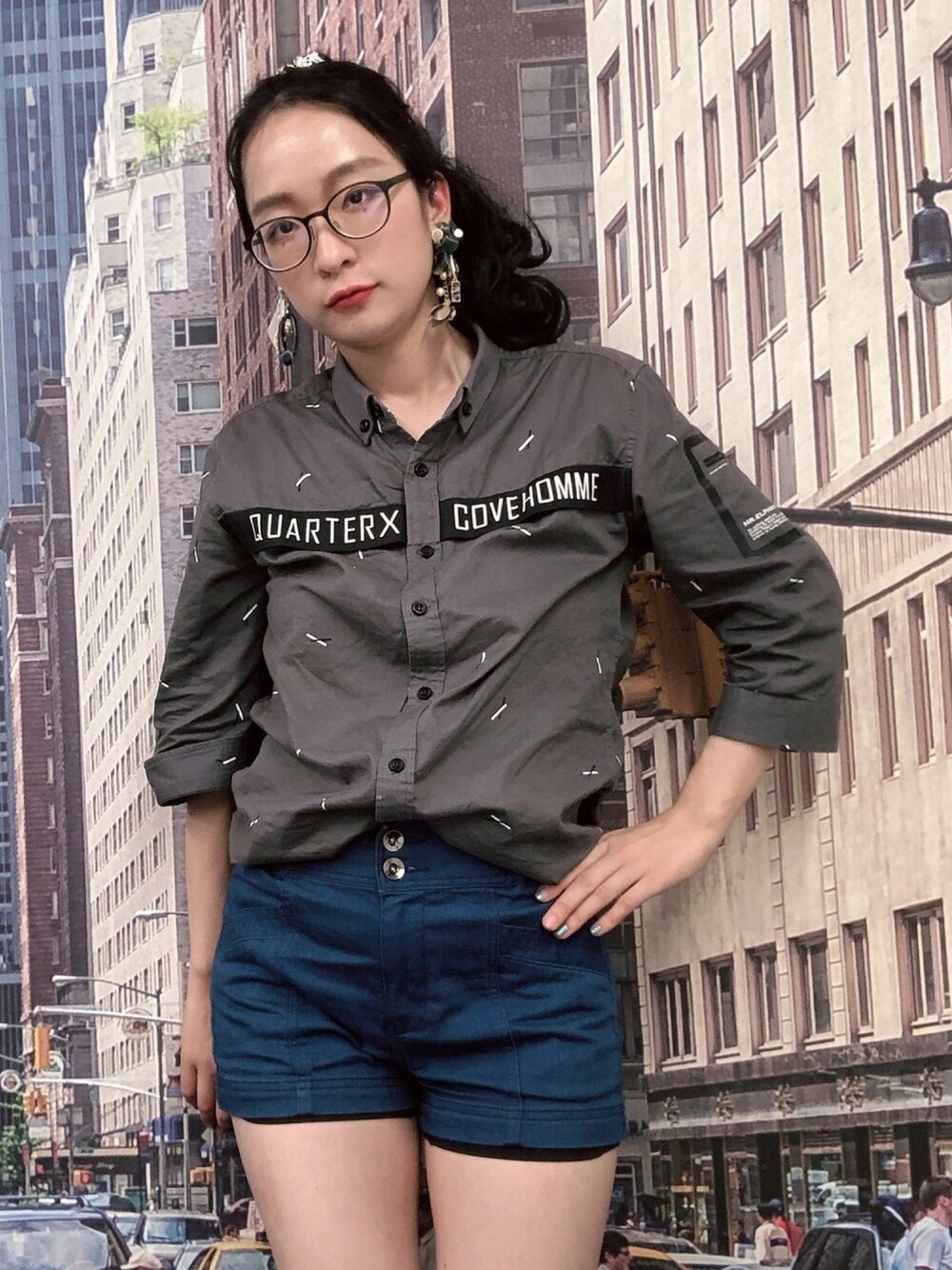 「streetfashion、streetwear、streetstyle、casual、Casualwear、ストリート系、カジュアル、めがね、クラシックメガネコーデ、秋コーデ」｜「GUのアイテム（その他パンツ、ブルー系）」を使った、素潤SOYUNさん（レディース・162cm）の秋コーディネートの1枚目の写真