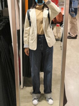 「UNIQLO（ユニクロ）のアイテム（デニムパンツ、ブルー系）」を使った、azou1900さん（レディース・170cm）の冬コーディネート