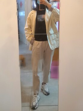 「奶兔星球のアイテム（チノパンツ、ホワイト系）」を使った、azou1900さん（レディース・170cm）の春コーディネート