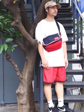 「アイテム（メッセンジャーバッグ、ブルー系）」を使った、Manhattan Portage Staffさん（メンズ・170cm）の夏コーディネート