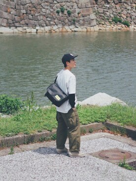「通学スタイル」｜「アイテム（メッセンジャーバッグ）」を使った、Manhattan Portage Staffさん（メンズ・170cm）の夏コーディネート