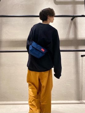 「アイテム（メッセンジャーバッグ、ブルー系）」を使った、Manhattan Portage Staffさん（メンズ・180cm）の夏コーディネート