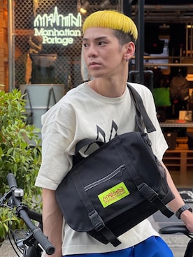 「通学スタイル」｜「アイテム（メッセンジャーバッグ）」を使った、Manhattan Portage Staffさん（メンズ・172cm）の夏コーディネート