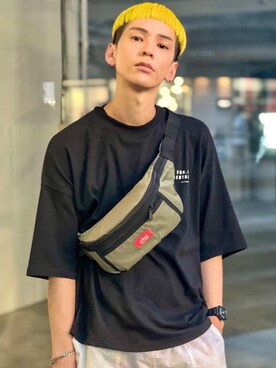 「アイテム（ボディバッグ/ウエストポーチ、グリーン系）」を使った、Manhattan Portage Staffさん（メンズ・172cm）の夏コーディネート
