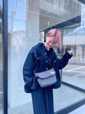 「アイテム（メッセンジャーバッグ、その他）」を使った、Manhattan Portage Staffさん（レディース・160cm）の秋コーディネート