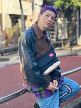 「レザー」｜「アイテム（メッセンジャーバッグ）」を使った、Manhattan Portage Staffさん（メンズ・172cm）の秋コーディネート