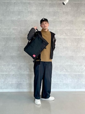 「サコッシュ」｜「アイテム（ブルゾン）」を使った、Manhattan Portage Staffさん（メンズ・174cm）の冬コーディネート