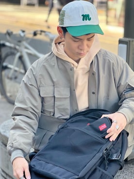 「通学スタイル」｜「アイテム（ナイロンジャケット）」を使った、Manhattan Portage Staffさん（メンズ・172cm）の冬コーディネート