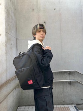 「通学スタイル」｜「アイテム（パーカー）」を使った、Manhattan Portage Staffさん（メンズ・175cm）の冬コーディネート