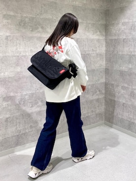 「通学スタイル」｜「アイテム（メッセンジャーバッグ）」を使った、Manhattan Portage Staffさん（レディース・161cm）の冬コーディネート