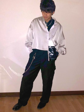 「クロップドトップス」｜「アイテム（スリッポン）」を使った、うっしいさん（メンズ・170cm）の春コーディネート