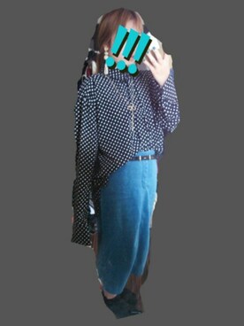 「WHO'S WHO gallery（フーズフーギャラリー）のアイテム（シャツ/ブラウス、ブラック系）」を使った、KobeHepさん（レディース・157cm）の秋コーディネート