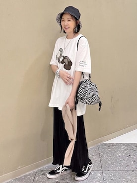 ハットを使った 黒スニーカー のレディース人気ファッションコーディネート Wear