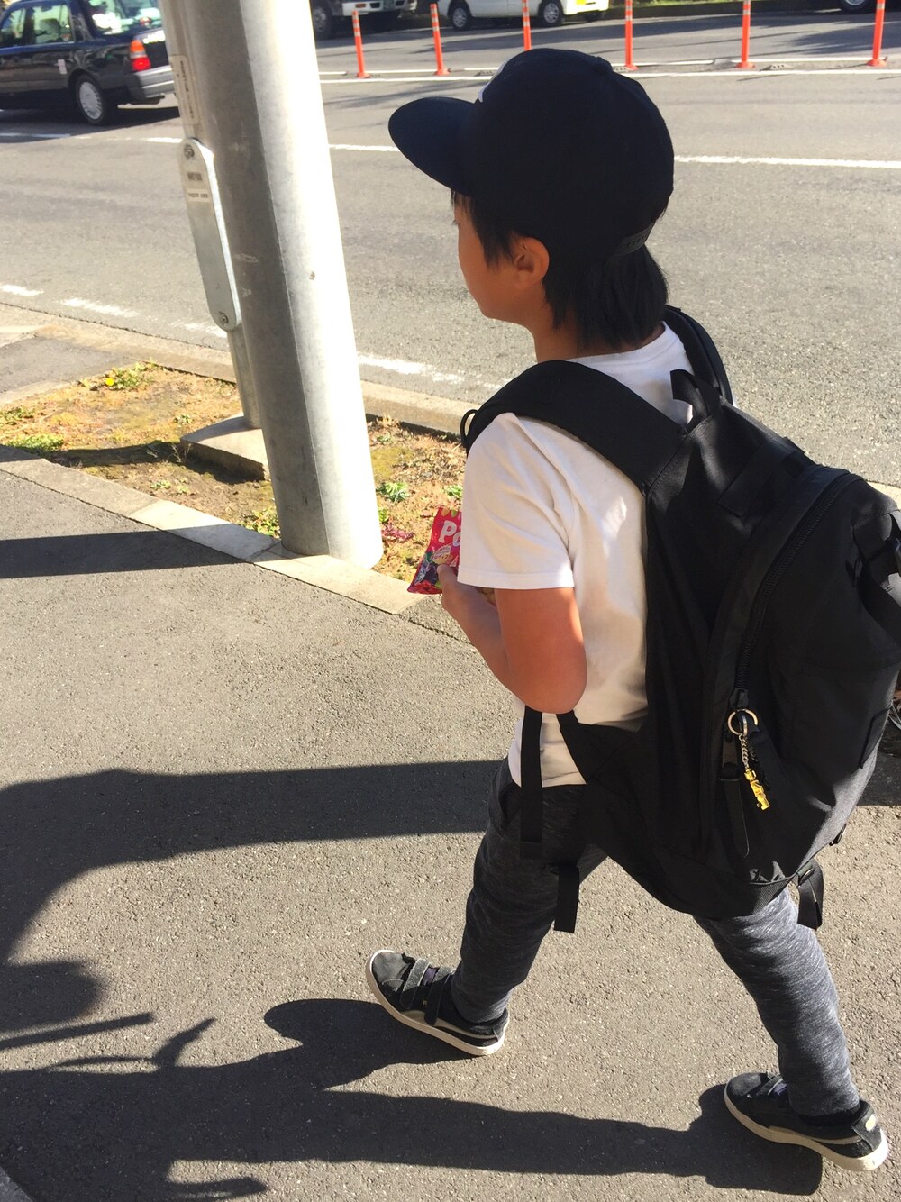 「Pilgrim SURF＋SUPPLY、Gregory、NIKE、リュック、シンプルコーデ、モノトーン、キッズコーデ、男の子、小学生、カジュアル」｜「PUMAのアイテム（スニーカー、ブラック系）」を使った、HEIDI0407さん（キッズ・120cm）の冬コーディネートの1枚目の写真