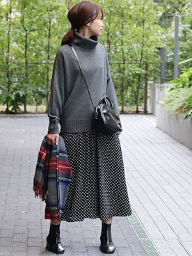「Johnstons of Elgin（ジョンストンズオブエルガン）のアイテム」を使った、tokuhiroさん（レディース・164cm）の冬コーディネート