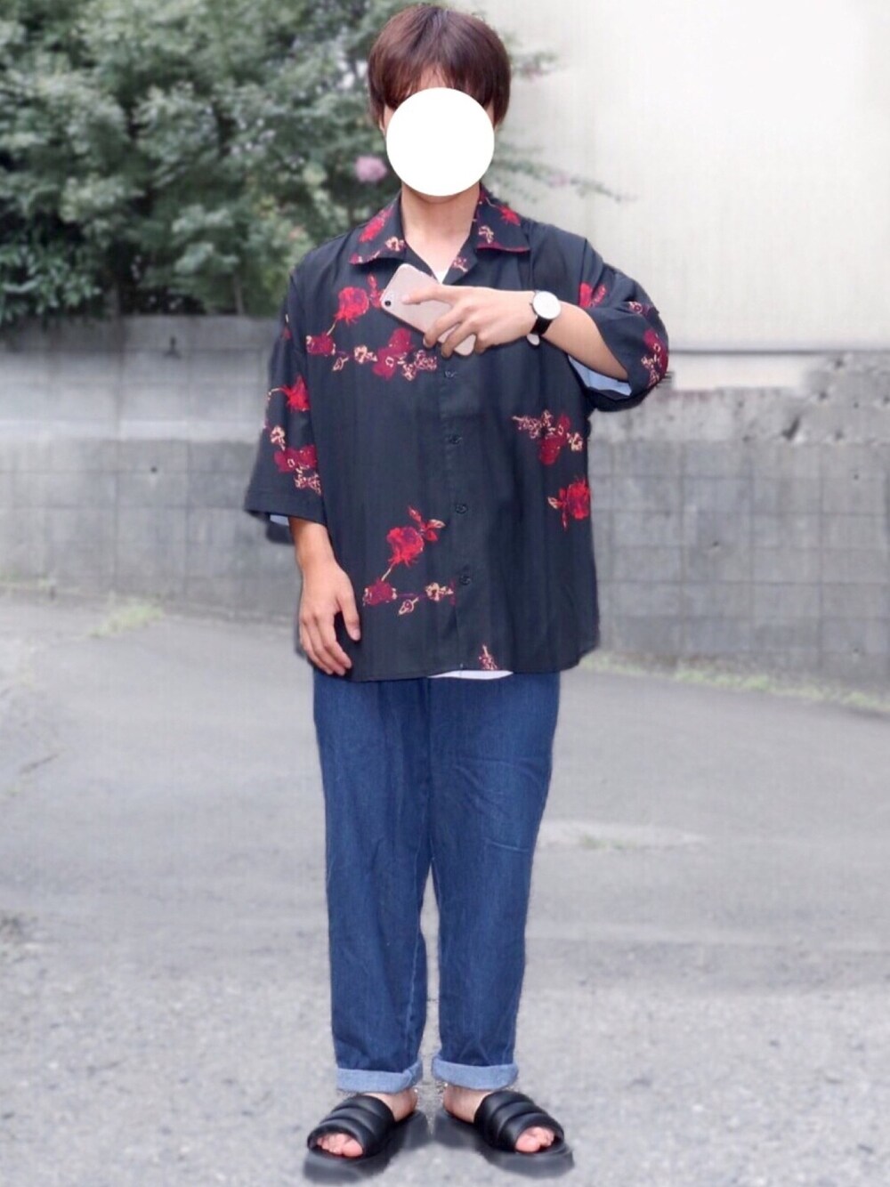 「おしゃれさんと繋がりたい、ビッグシルエット、大人コーデ、GU、春夏コーデ、ガラシャツ、バラ柄、シャツスタイル、HARE、サンダル」｜「Nordgreenのアイテム（アナログ腕時計、ブラック系）」を使った、kanataさん（メンズ・165cm）の夏コーディネートの1枚目の写真
