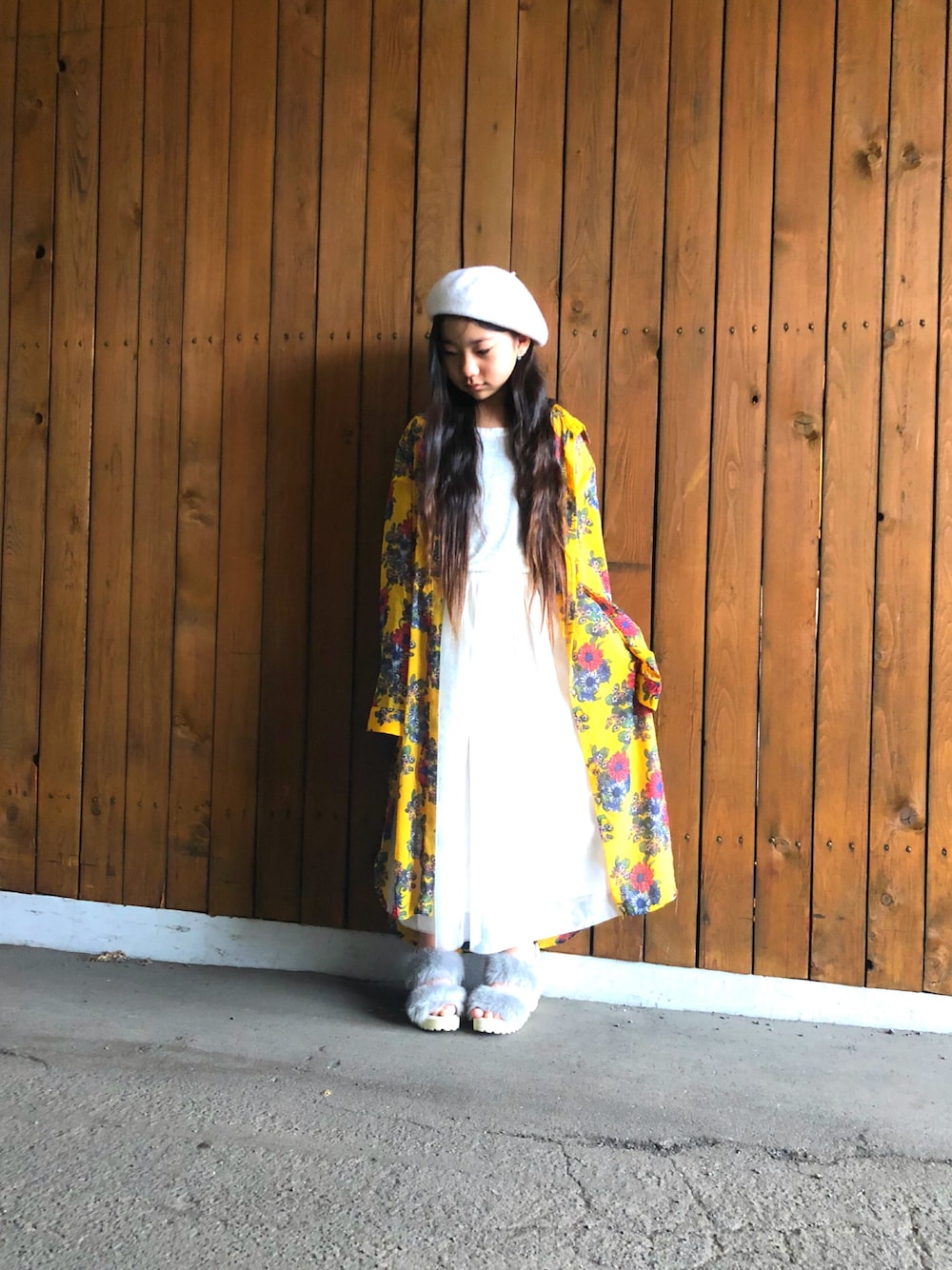 「kidsfashion、kidscode、キッズファッション、キッズコーデ、ベレー帽、大人服」｜「39MARTのアイテム（ハンチング/ベレー帽、ホワイト系）」を使った、a_coco_aさん（キッズ・134cm）の春コーディネートの1枚目の写真
