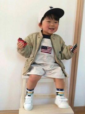 「no brand（ノーブランド）のアイテム（ナイロンジャケット）」を使った、あお02さん（キッズ・80cm）の春コーディネート