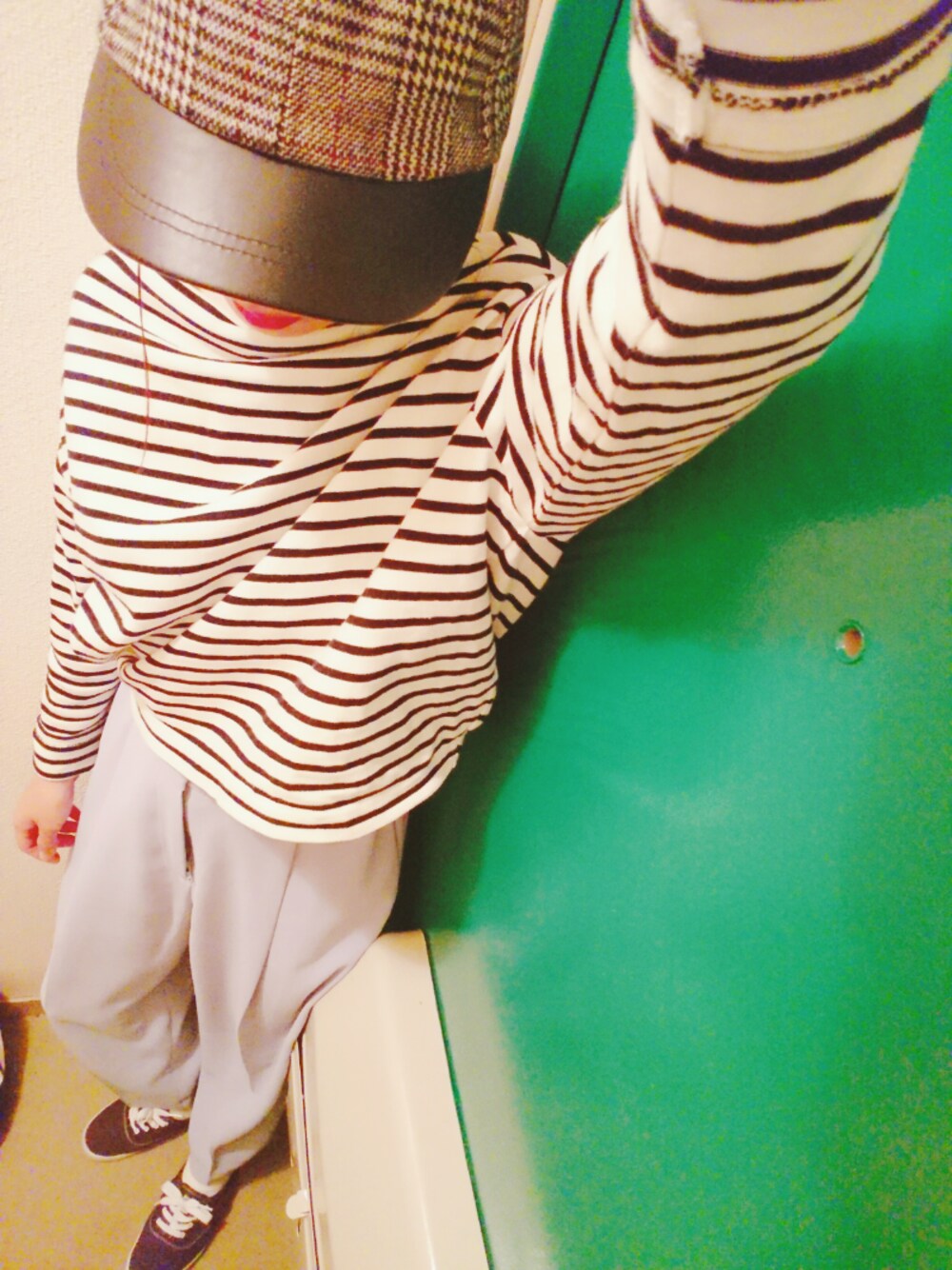 「アダムエロペ(ADAM ET ROPE')、ケッズ(Keds)」｜「ADAM ET ROPE'のアイテム（キャップ、その他）」を使った、karaさん（レディース・154cm）の秋コーディネートの1枚目の写真