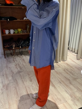 「usedのアイテム（シャツ/ブラウス、ブルー系）」を使った、アカネさん（レディース・155cm）の春コーディネート