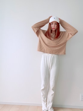 「CONVERSE（コンバース）のアイテム（パンツ、ホワイト系）」を使った、びばさん（レディース・157cm）の秋コーディネート