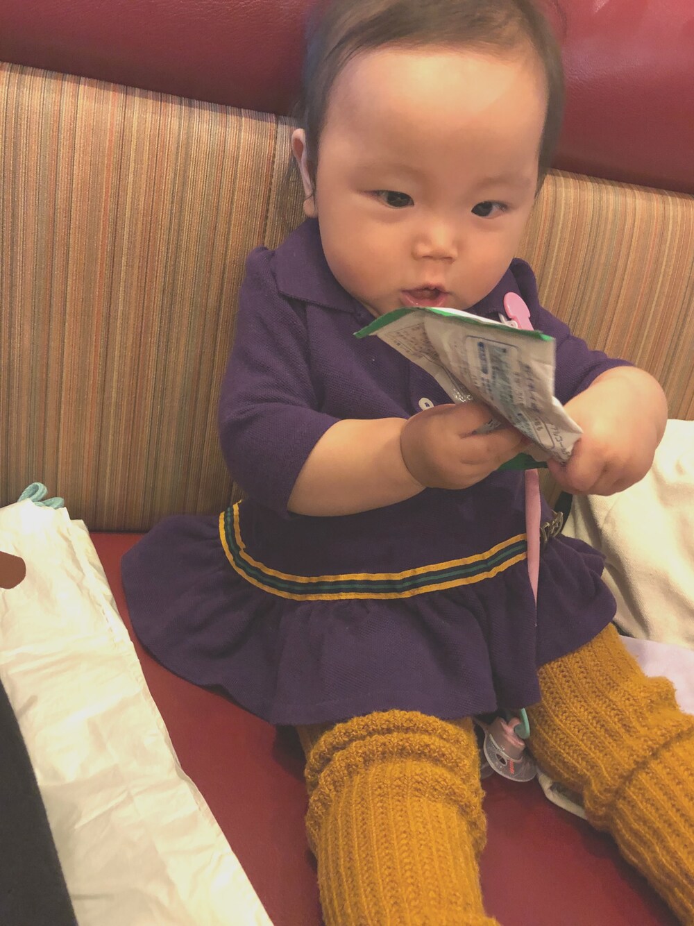 「Ralph Lauren、ベビーコーデ」｜「POLO RALPH LAURENのアイテム（ワンピース、パープル系）」を使った、094i7u7さん（キッズ・60cm）の秋コーディネートの1枚目の写真