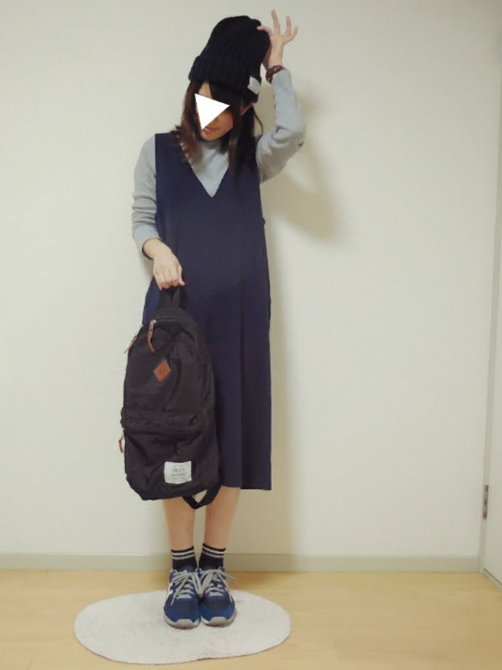 「リュック、ニット帽、リブニット、ラインソックス」｜「Green　ParksのインナーセットVネックワンピース（ワンピース、ブルー系）」を使った、Saltさん（レディース・152cm）の秋コーディネートの1枚目の写真