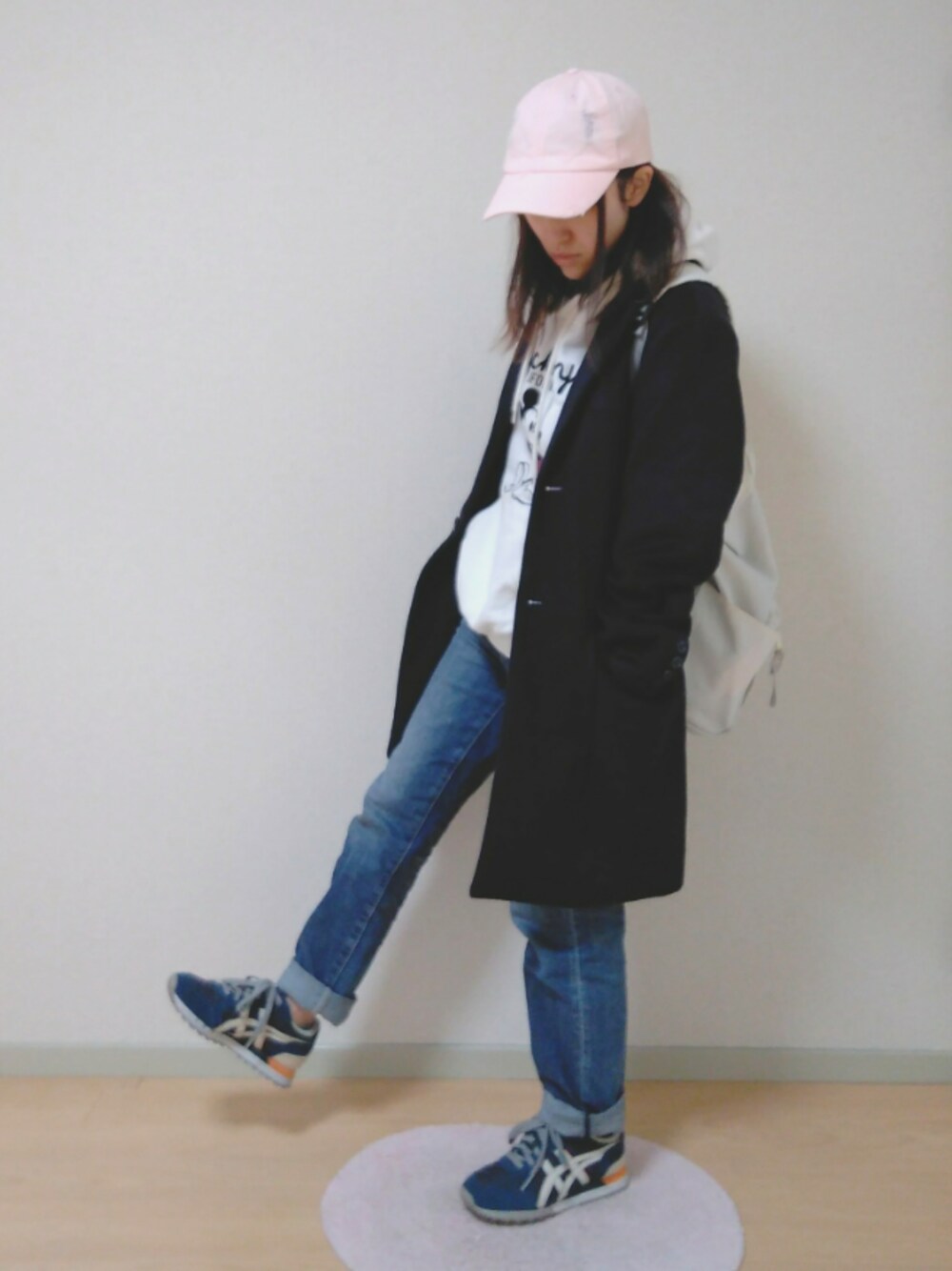 「ママファッション、パーカー、キャップ、ユニクロ、リュック、デニム」｜「FOREVER 21のアイテム（キャップ、ピンク系）」を使った、Saltさん（レディース・152cm）の冬コーディネートの1枚目の写真