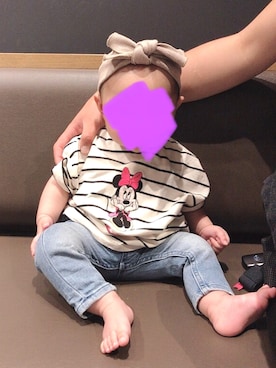 「ZARA KIDSのアイテム（Tシャツ/カットソー、ホワイト系）」を使った、emmaさん（キッズ）の冬コーディネート
