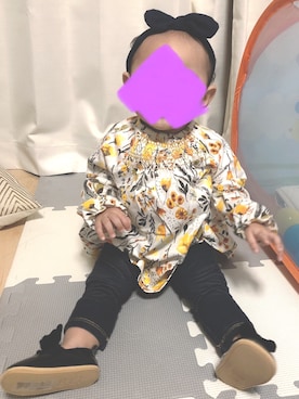 「next（next）のアイテム（Tシャツ/カットソー、イエロー系）」を使った、emmaさん（キッズ）の冬コーディネート