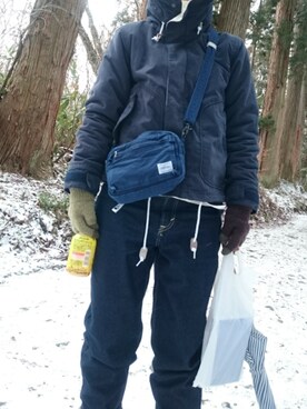 「niko and...（ニコアンド）のアイテム（マウンテンパーカー、ブルー系）」を使った、くりきんとんさん（158cm）の冬コーディネート