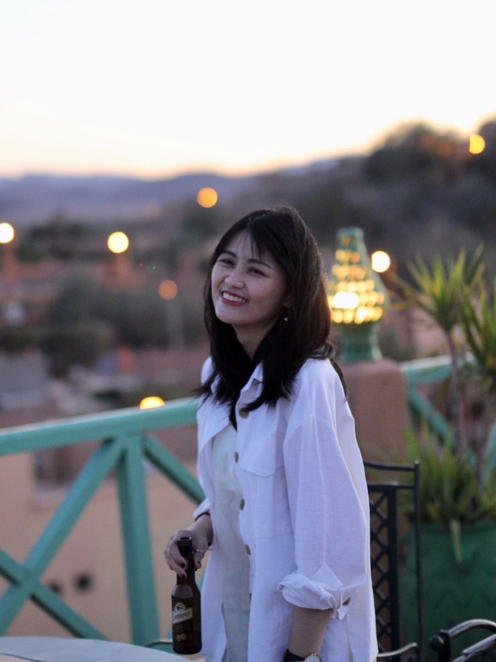 「ouarzazate、room4、morocco、medina、rooftop」｜「room4のアイテム（ジャケット/アウター、ホワイト系）」を使った、Yi-Yunさん（レディース・163cm）の夏コーディネートの1枚目の写真