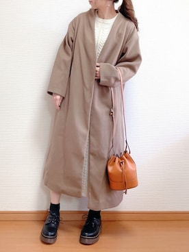 「白ニット」｜「アイテム（ノーカラージャケット）」を使った、なこさん（レディース・163cm）の冬コーディネート